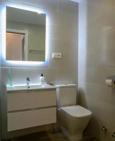 Appartement Newly Renovated 2 Bedroom Beachfront House