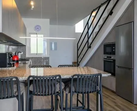 Newly Renovated 2 Bedroom Beachfront House * Sitio de Calahonda