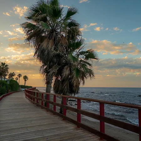 Διαμέρισμα Newly Renovated 2 Bedroom Beachfront House
